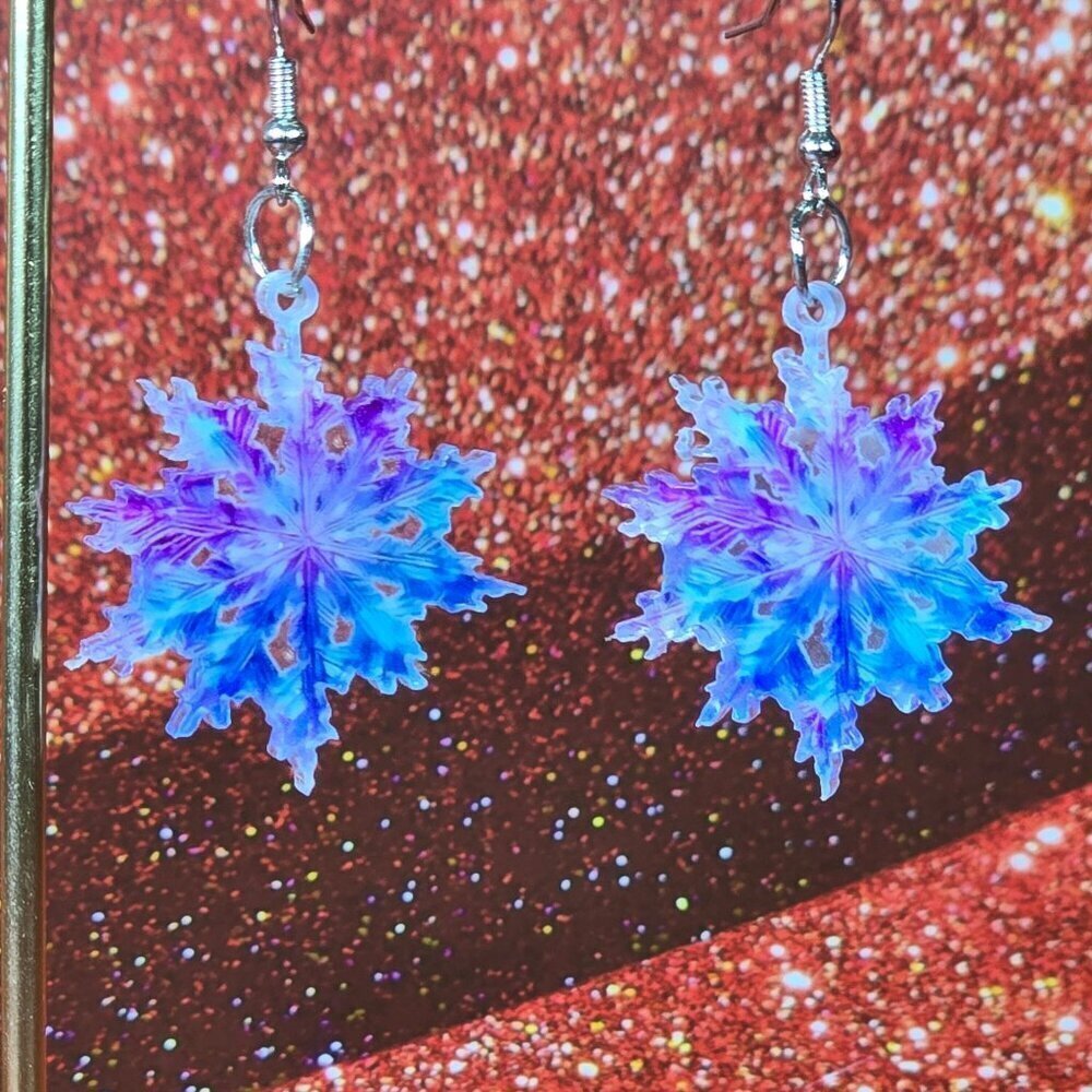 2/$15 Snowflake Dangle Earrings (NWOT) - Picture 2 of 4